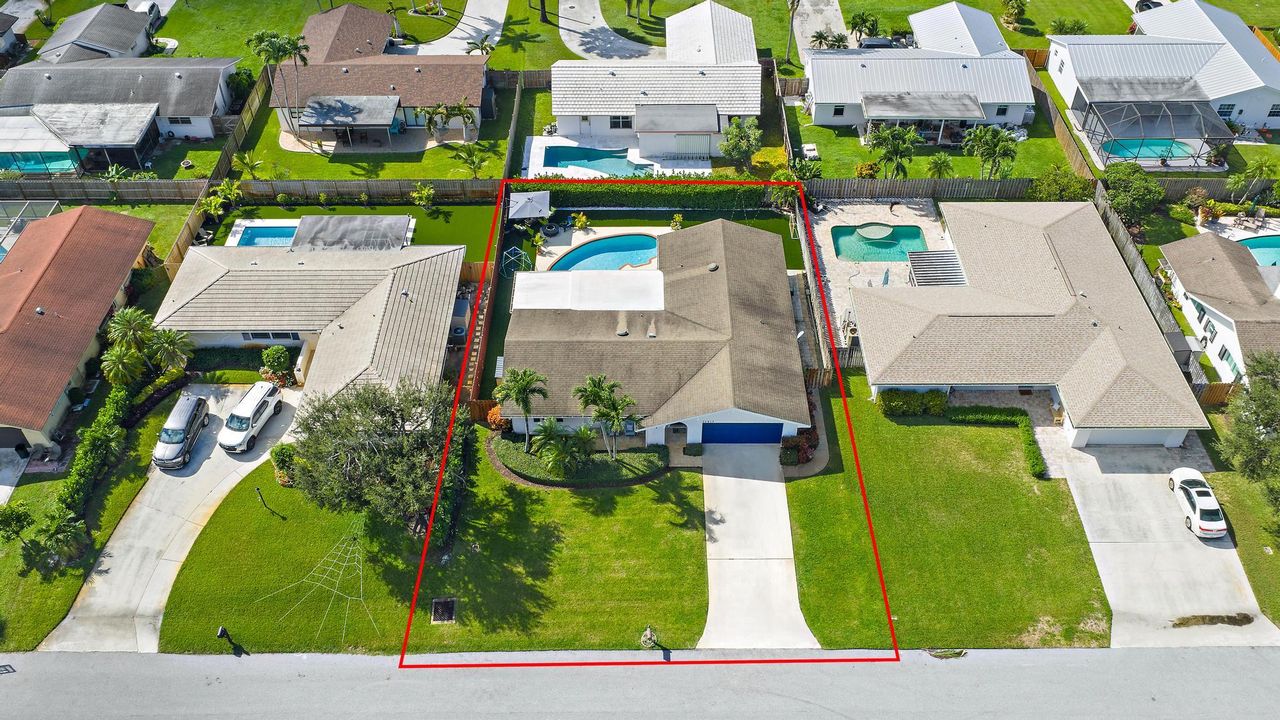 For Sale: $859,500 (3 beds, 2 baths, 2206 Square Feet)