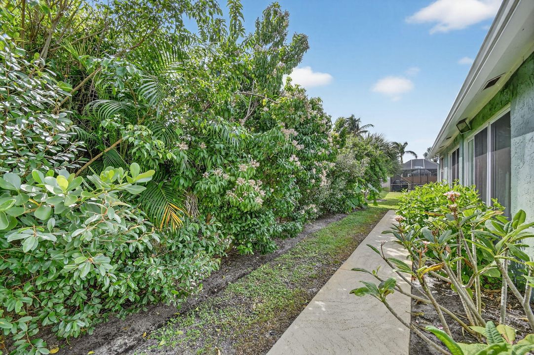 Active With Contract: $650,000 (3 beds, 2 baths, 2263 Square Feet)