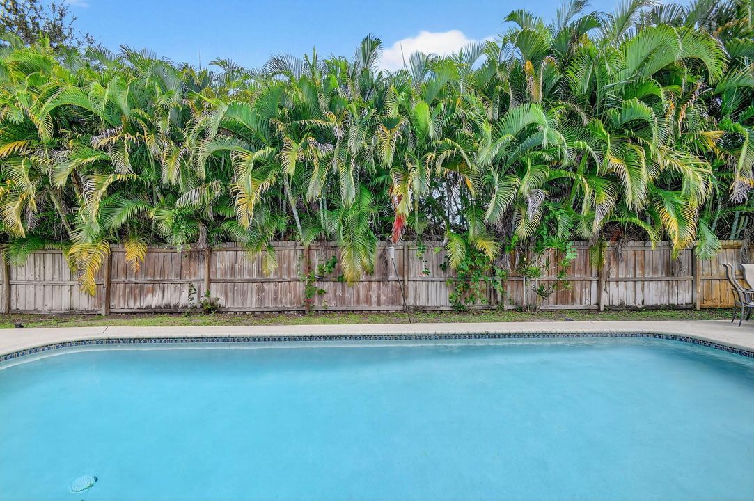 Active With Contract: $650,000 (3 beds, 2 baths, 2263 Square Feet)