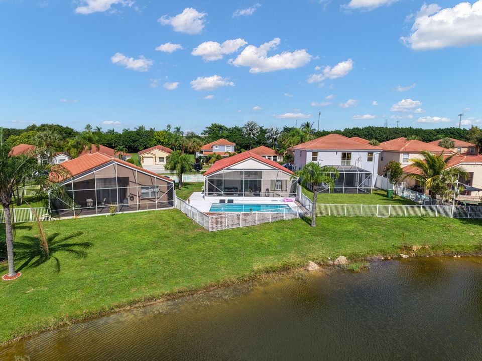 Active With Contract: $550,000 (3 beds, 2 baths, 1922 Square Feet)
