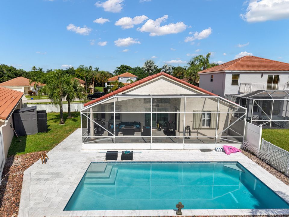 Active With Contract: $550,000 (3 beds, 2 baths, 1922 Square Feet)