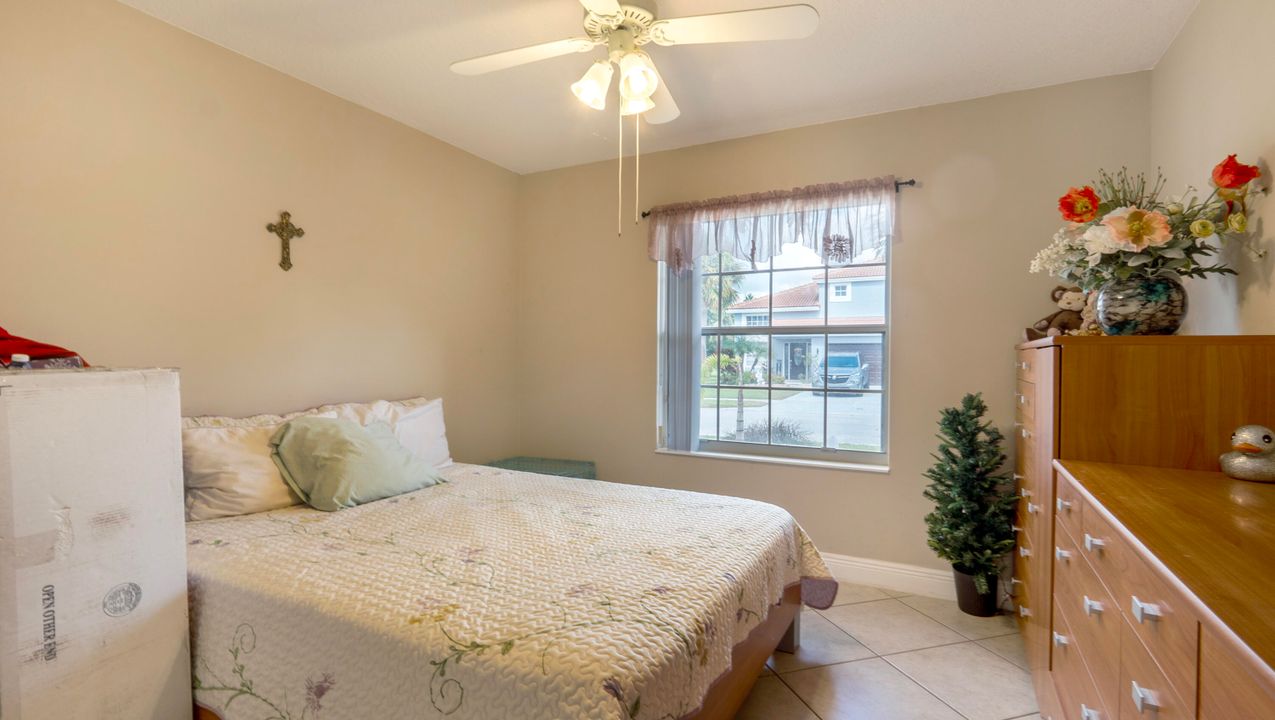 Active With Contract: $550,000 (3 beds, 2 baths, 1922 Square Feet)