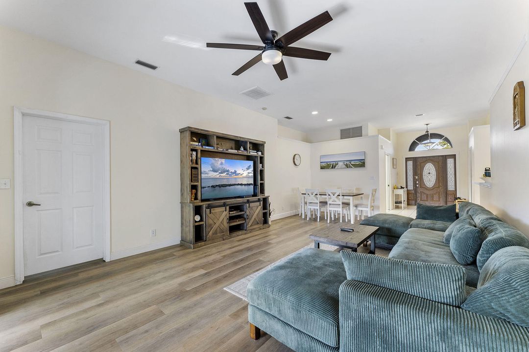 For Rent: $3,500 (4 beds, 3 baths, 1827 Square Feet)