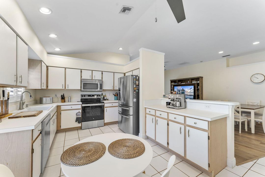 For Rent: $3,500 (4 beds, 3 baths, 1827 Square Feet)