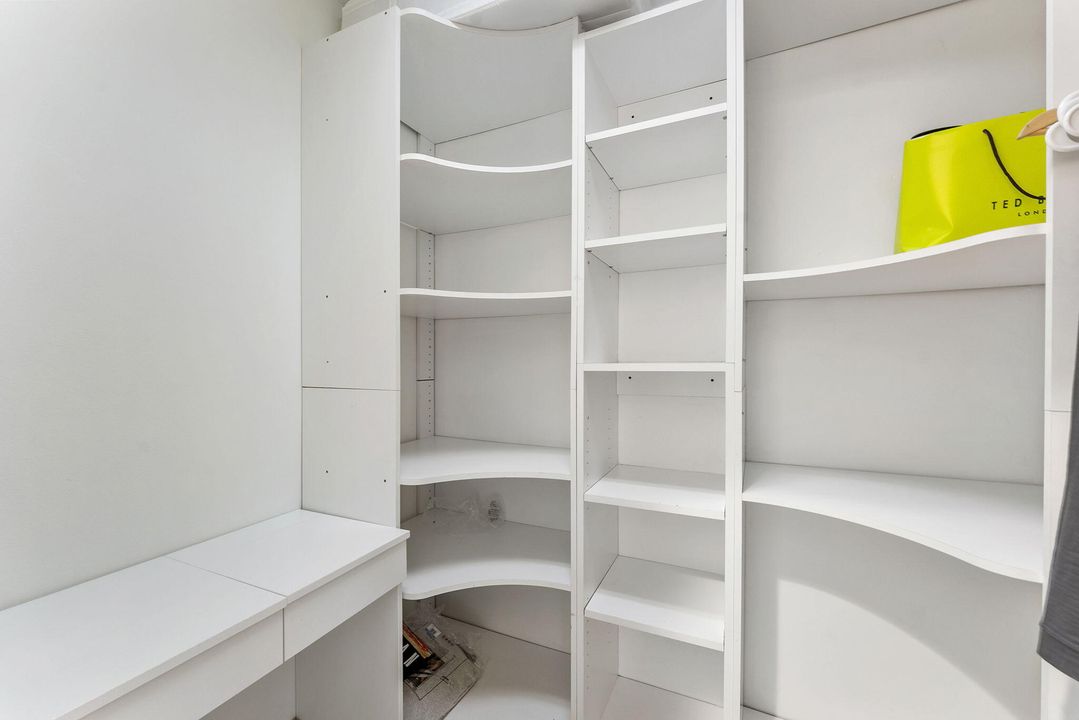 For Rent: $3,500 (4 beds, 3 baths, 1827 Square Feet)