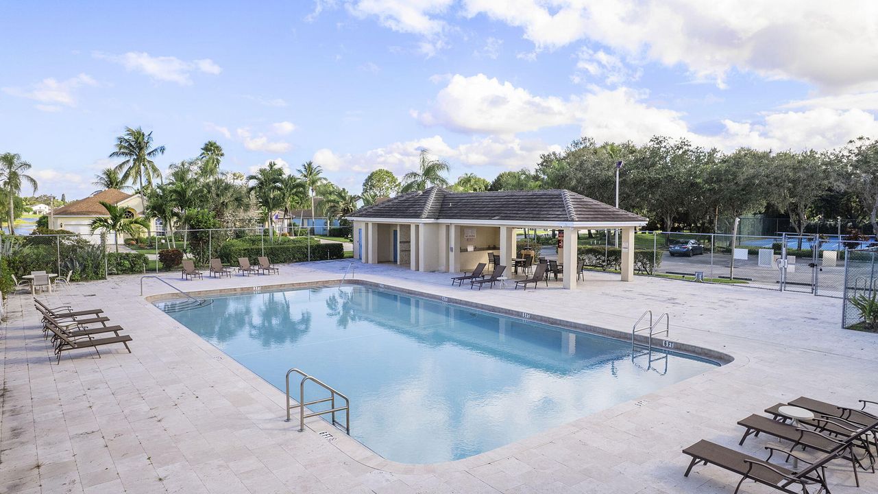 For Rent: $3,500 (4 beds, 3 baths, 1827 Square Feet)