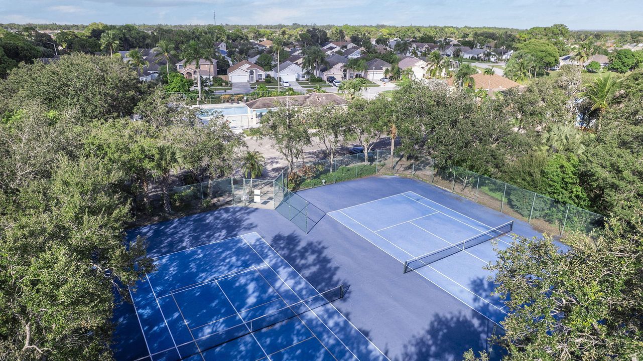 For Rent: $3,500 (4 beds, 3 baths, 1827 Square Feet)