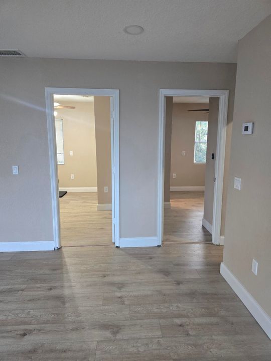 For Sale: $245,000 (3 beds, 1 baths, 952 Square Feet)