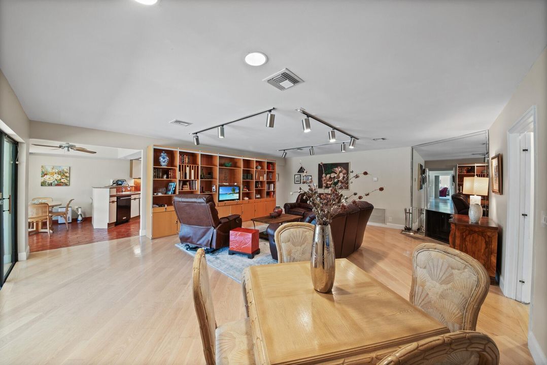 Под контрактом: $4,395,000 (4 спален, 4 ванн, 4181 Квадратных фут)