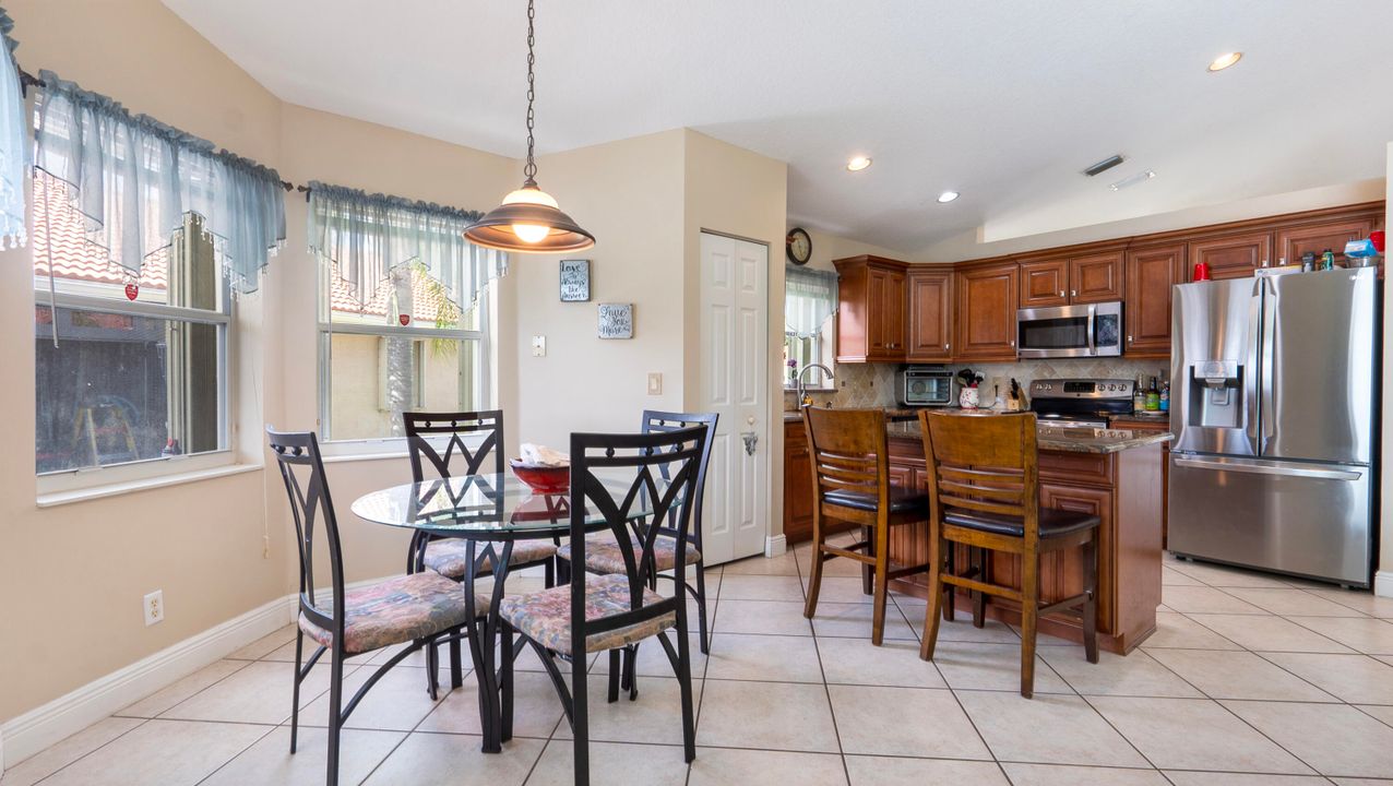 Active With Contract: $550,000 (3 beds, 2 baths, 1922 Square Feet)