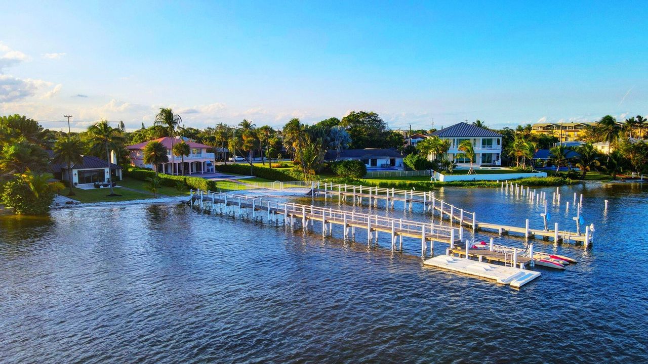 For Rent: $10,000 (2 beds, 3 baths, 1711 Square Feet)