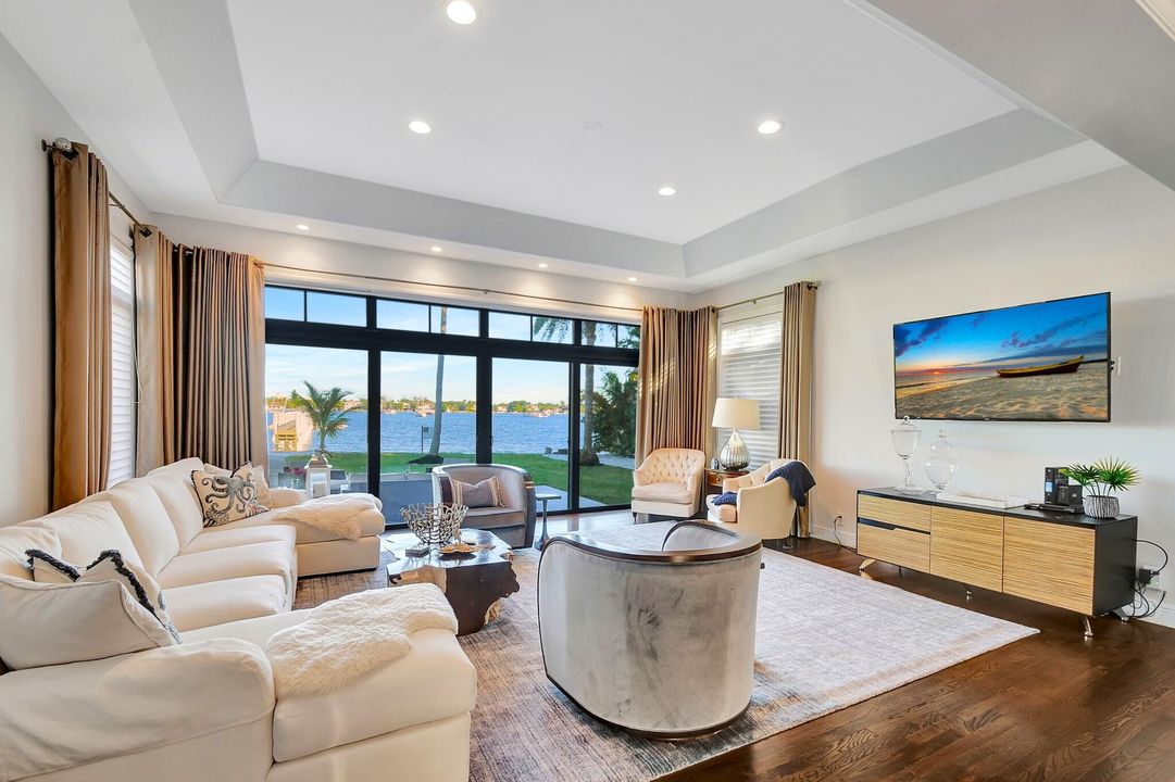 For Rent: $10,000 (2 beds, 3 baths, 1711 Square Feet)