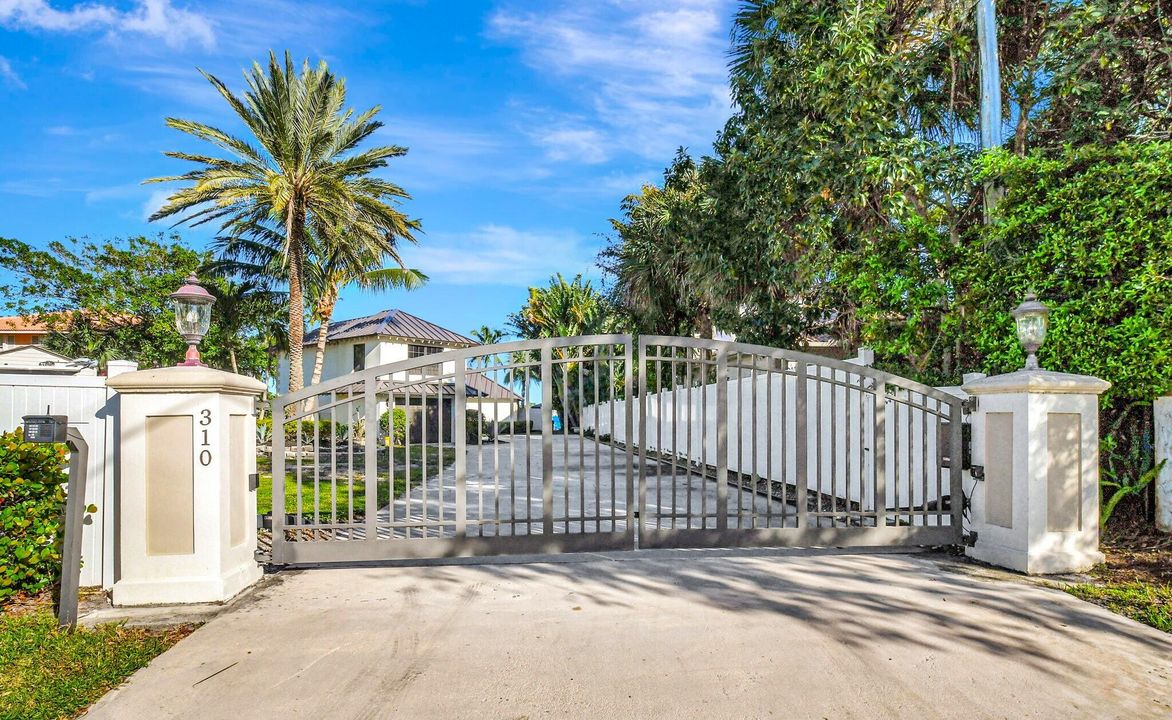 For Rent: $10,000 (2 beds, 3 baths, 1711 Square Feet)