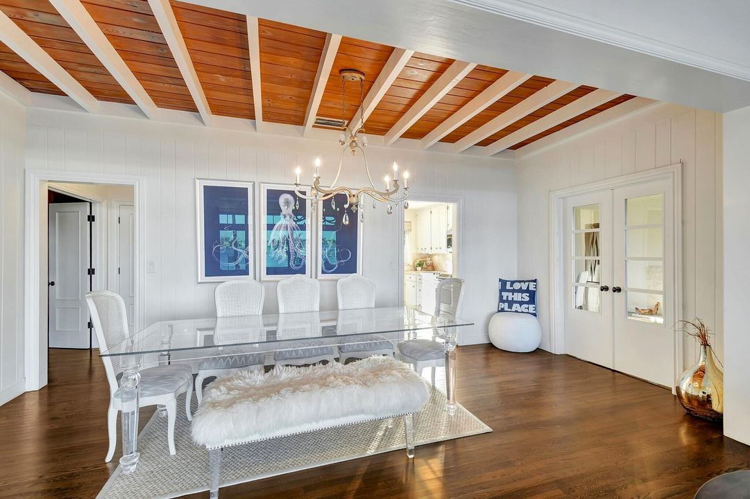 For Rent: $10,000 (2 beds, 3 baths, 1711 Square Feet)