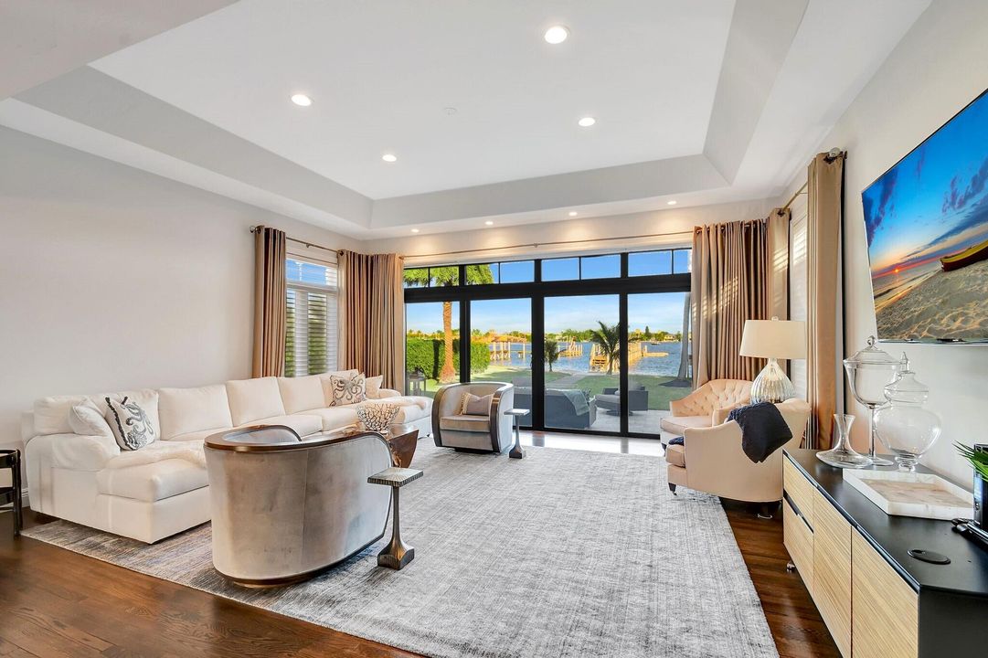 For Rent: $10,000 (2 beds, 3 baths, 1711 Square Feet)