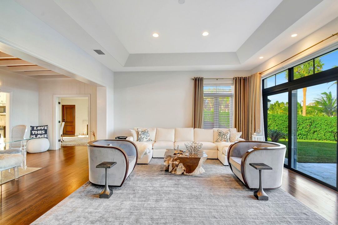 For Rent: $10,000 (2 beds, 3 baths, 1711 Square Feet)