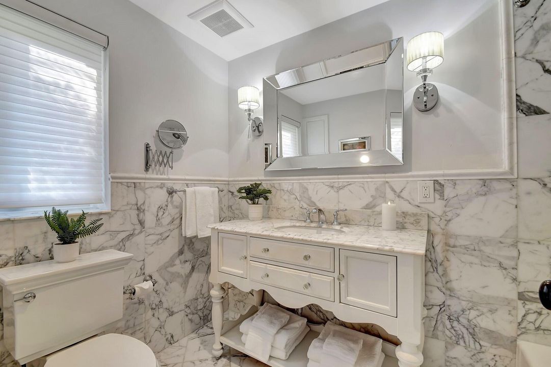 For Rent: $10,000 (2 beds, 3 baths, 1711 Square Feet)