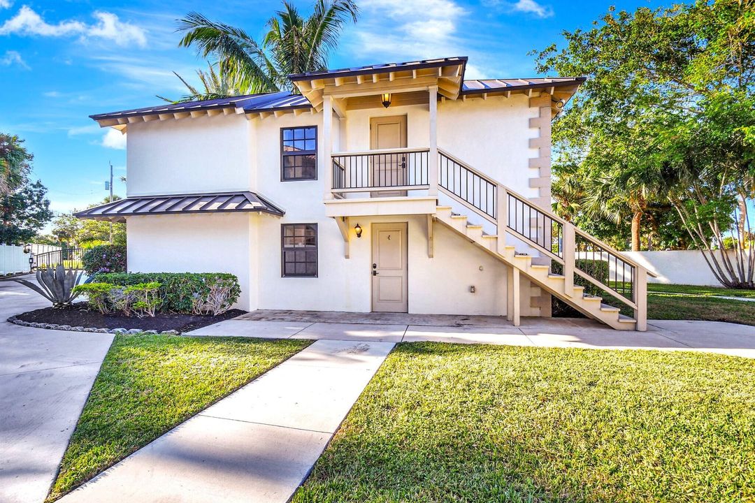 For Rent: $10,000 (2 beds, 3 baths, 1711 Square Feet)