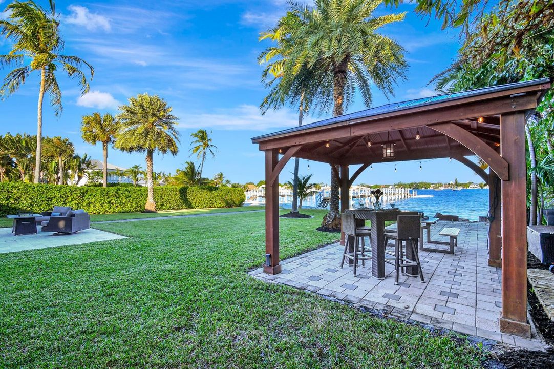 For Rent: $10,000 (2 beds, 3 baths, 1711 Square Feet)