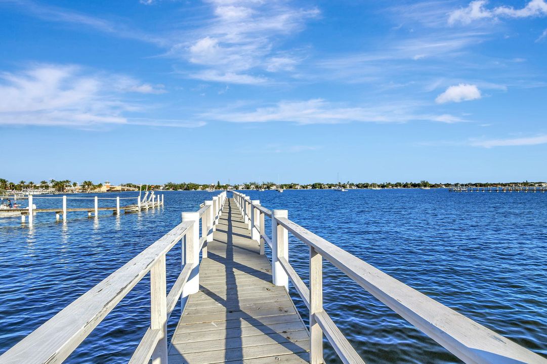 For Rent: $10,000 (2 beds, 3 baths, 1711 Square Feet)