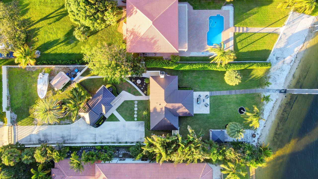 For Rent: $10,000 (2 beds, 3 baths, 1711 Square Feet)