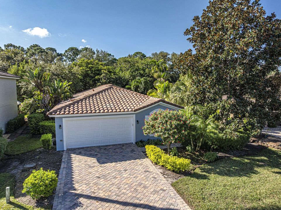 待售: $398,000 (4 贝兹, 2 浴室, 1613 平方英尺)