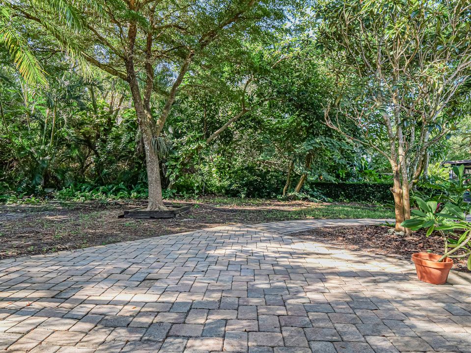 待售: $398,000 (4 贝兹, 2 浴室, 1613 平方英尺)