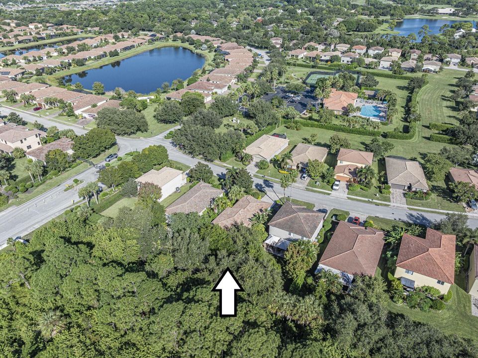 待售: $398,000 (4 贝兹, 2 浴室, 1613 平方英尺)