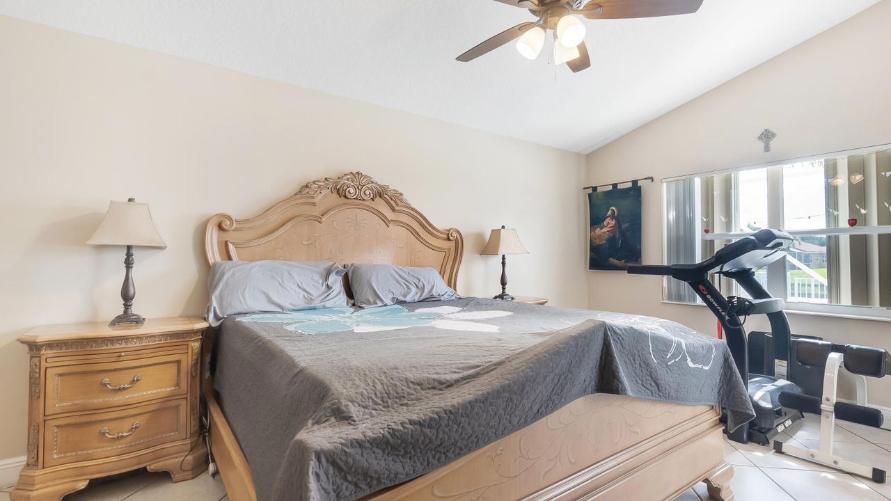 Active With Contract: $550,000 (3 beds, 2 baths, 1922 Square Feet)