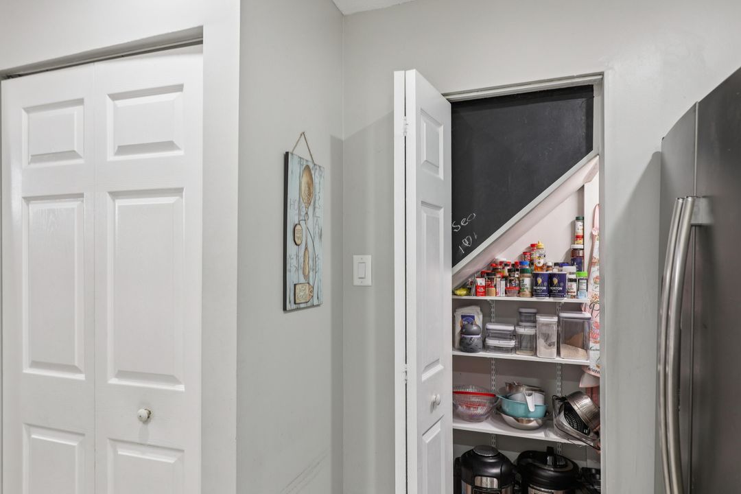 Active With Contract: $375,000 (3 beds, 2 baths, 1263 Square Feet)