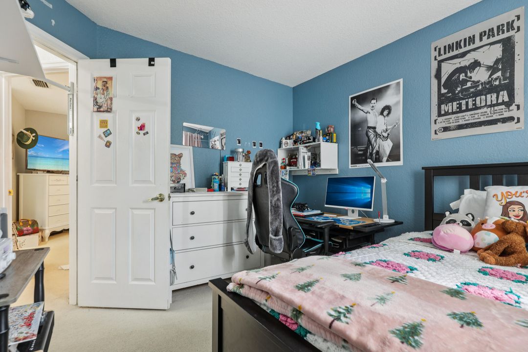 Active With Contract: $375,000 (3 beds, 2 baths, 1263 Square Feet)