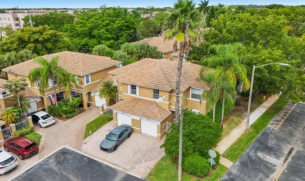 Active With Contract: $375,000 (3 beds, 2 baths, 1263 Square Feet)