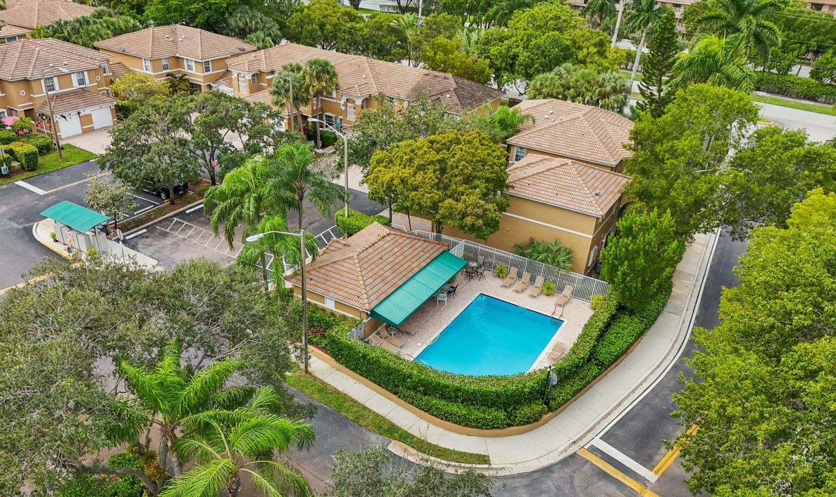 Active With Contract: $375,000 (3 beds, 2 baths, 1263 Square Feet)