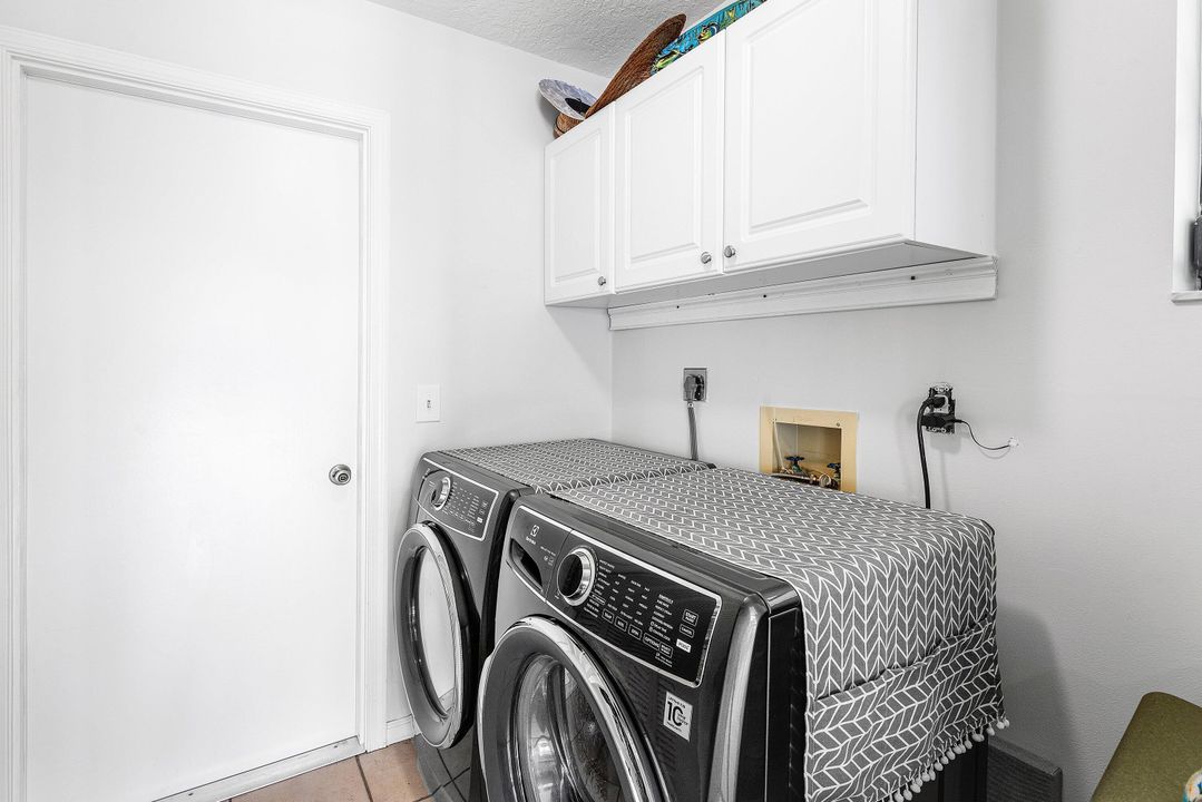 待售: $1,175,000 (3 贝兹, 2 浴室, 2472 平方英尺)