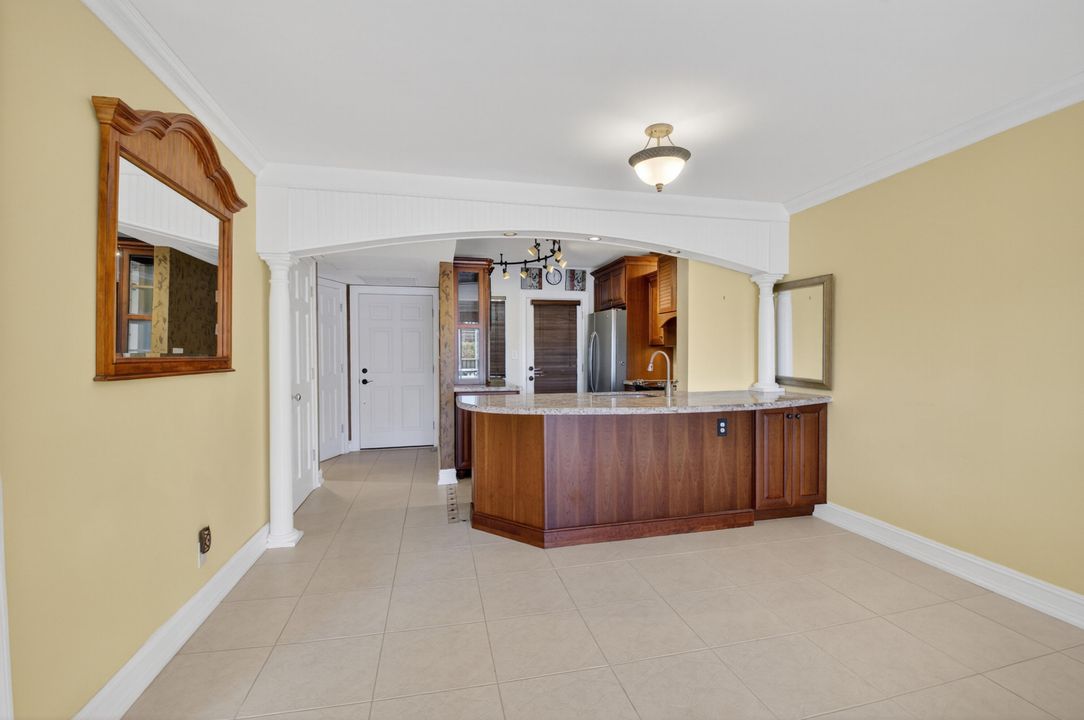 For Sale: $460,000 (1 beds, 1 baths, 793 Square Feet)