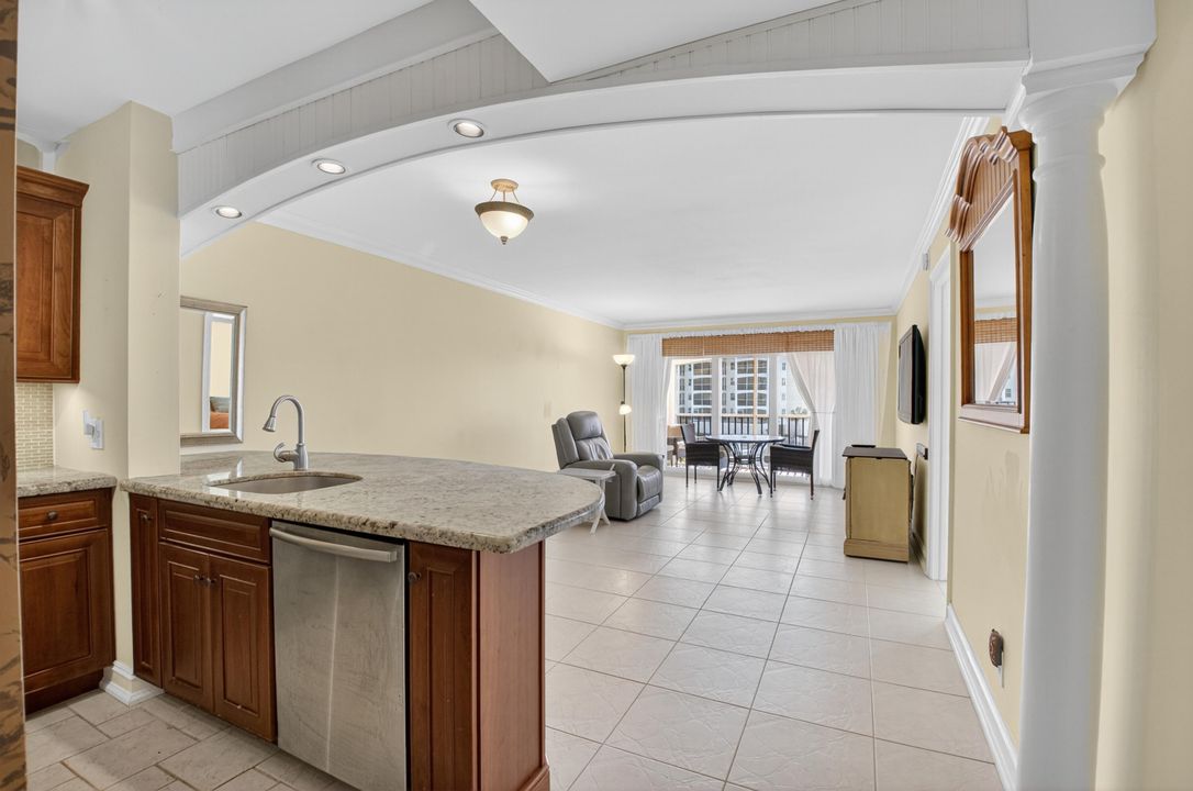 For Sale: $460,000 (1 beds, 1 baths, 793 Square Feet)