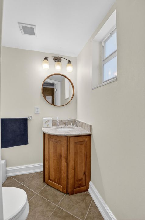 For Sale: $460,000 (1 beds, 1 baths, 793 Square Feet)