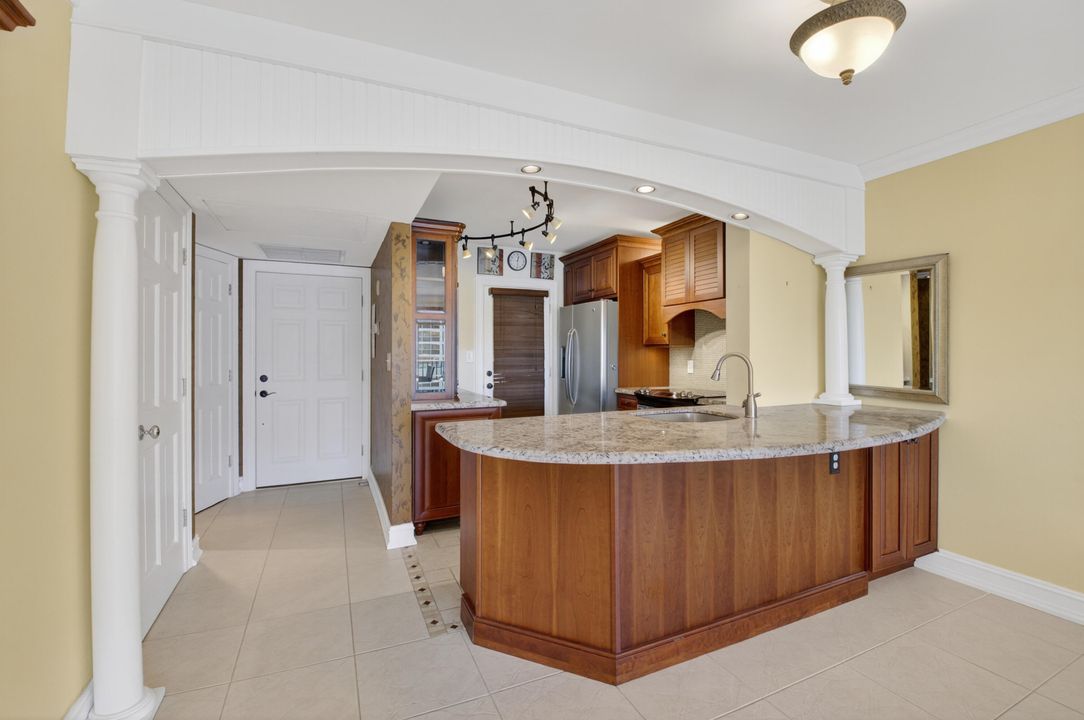 For Sale: $460,000 (1 beds, 1 baths, 793 Square Feet)