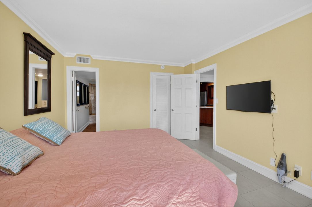 For Sale: $460,000 (1 beds, 1 baths, 793 Square Feet)