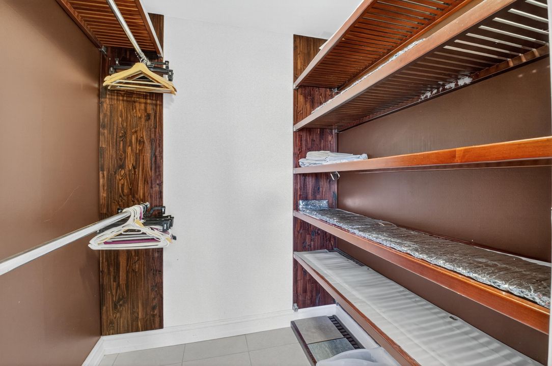 For Sale: $460,000 (1 beds, 1 baths, 793 Square Feet)