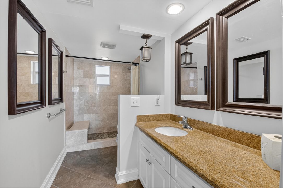 For Sale: $460,000 (1 beds, 1 baths, 793 Square Feet)