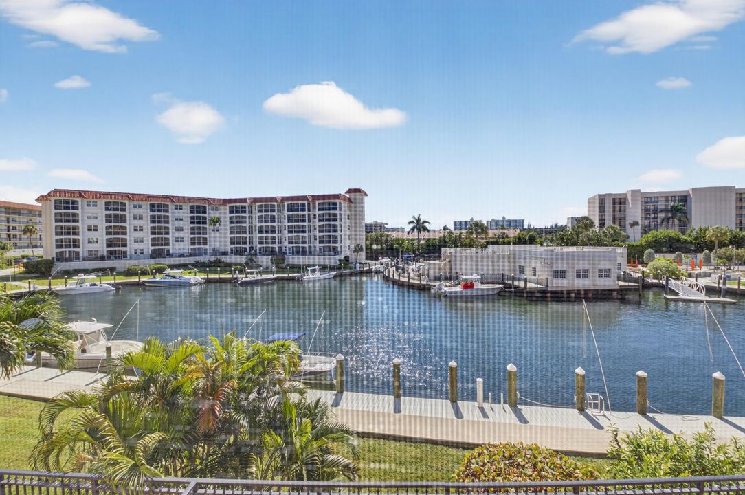 For Sale: $460,000 (1 beds, 1 baths, 793 Square Feet)