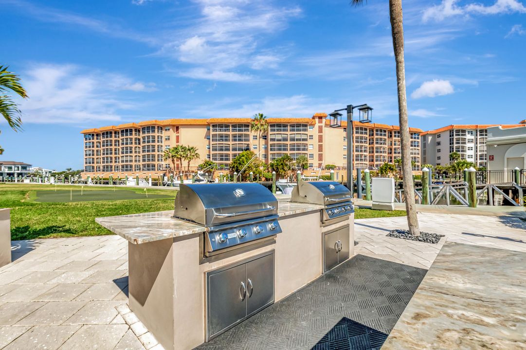 For Sale: $460,000 (1 beds, 1 baths, 793 Square Feet)