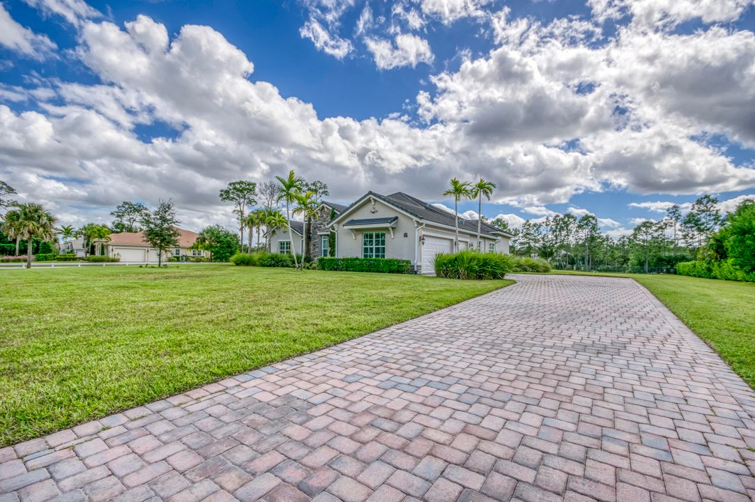 For Sale: $1,500,000 (4 beds, 3 baths, 3084 Square Feet)