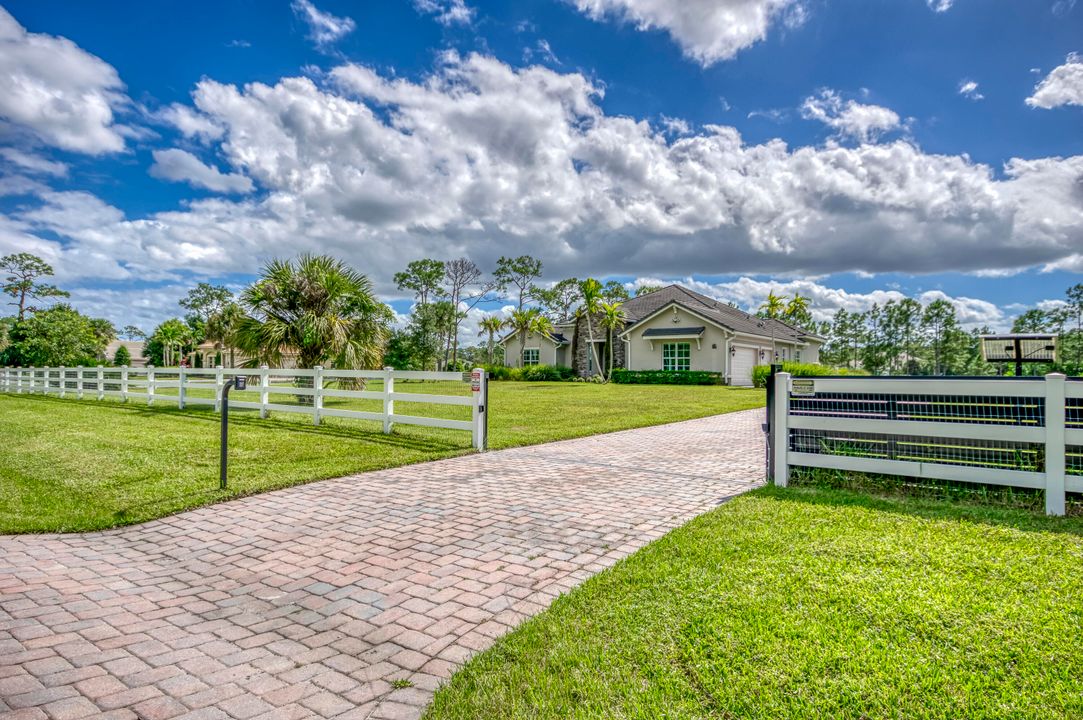 For Sale: $1,500,000 (4 beds, 3 baths, 3084 Square Feet)