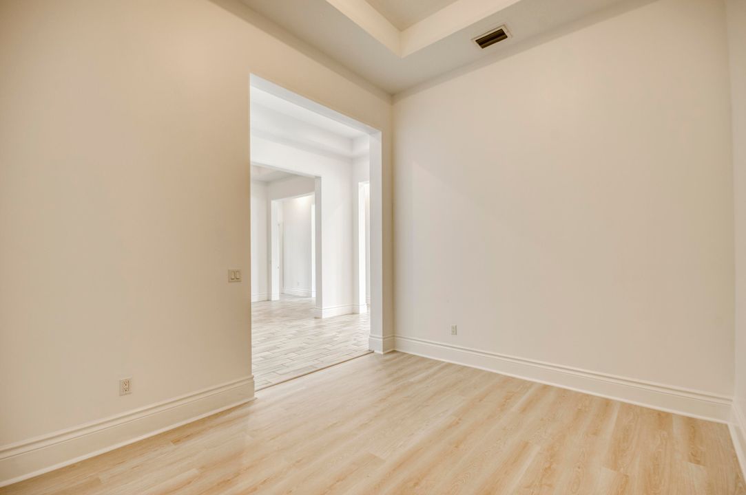 For Sale: $1,500,000 (4 beds, 3 baths, 3084 Square Feet)