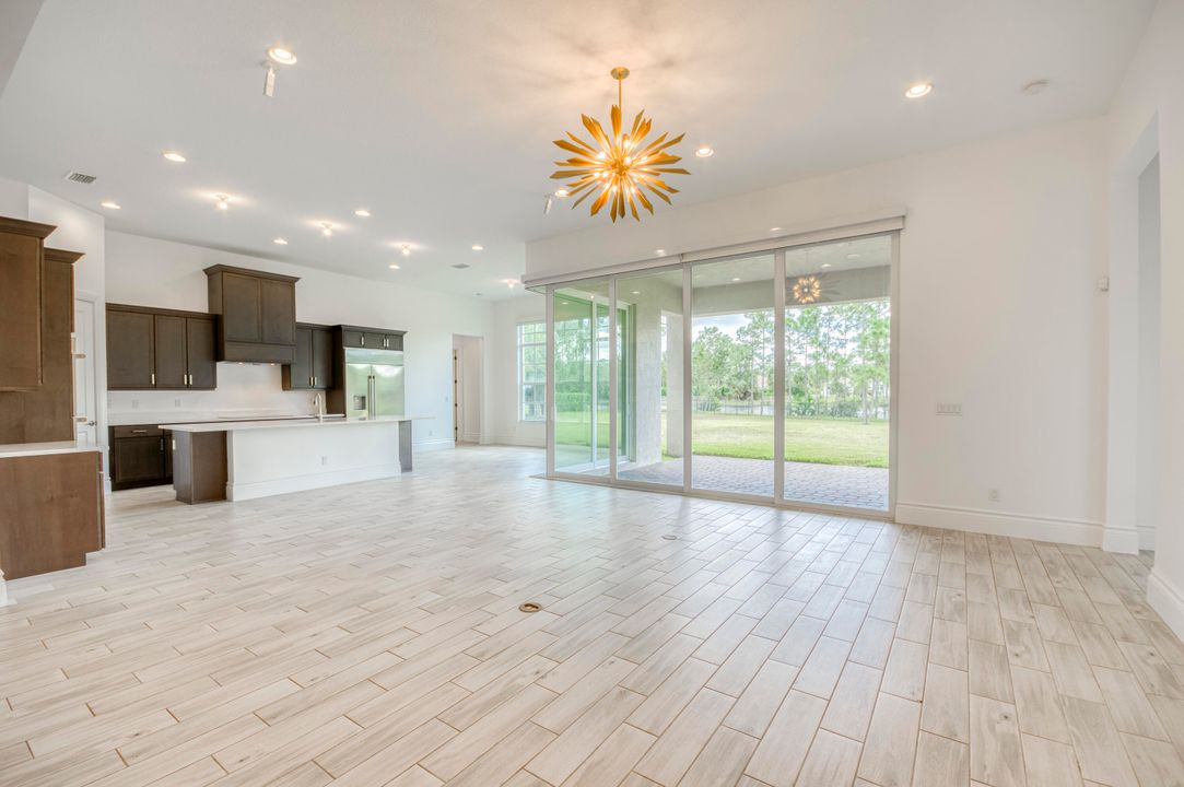 For Sale: $1,500,000 (4 beds, 3 baths, 3084 Square Feet)