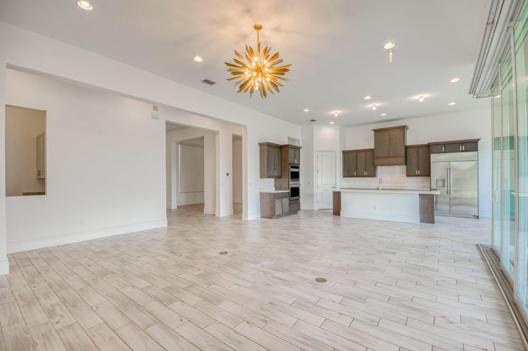 For Sale: $1,500,000 (4 beds, 3 baths, 3084 Square Feet)