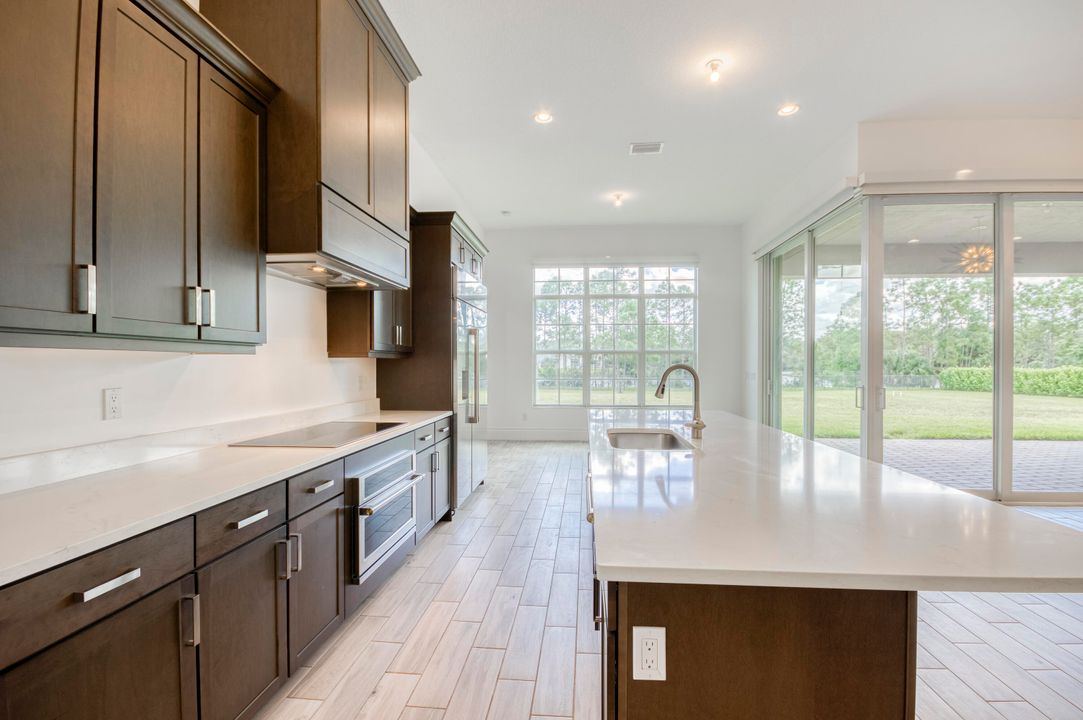 For Sale: $1,500,000 (4 beds, 3 baths, 3084 Square Feet)