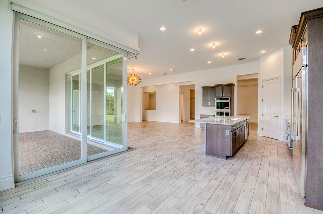 For Sale: $1,500,000 (4 beds, 3 baths, 3084 Square Feet)